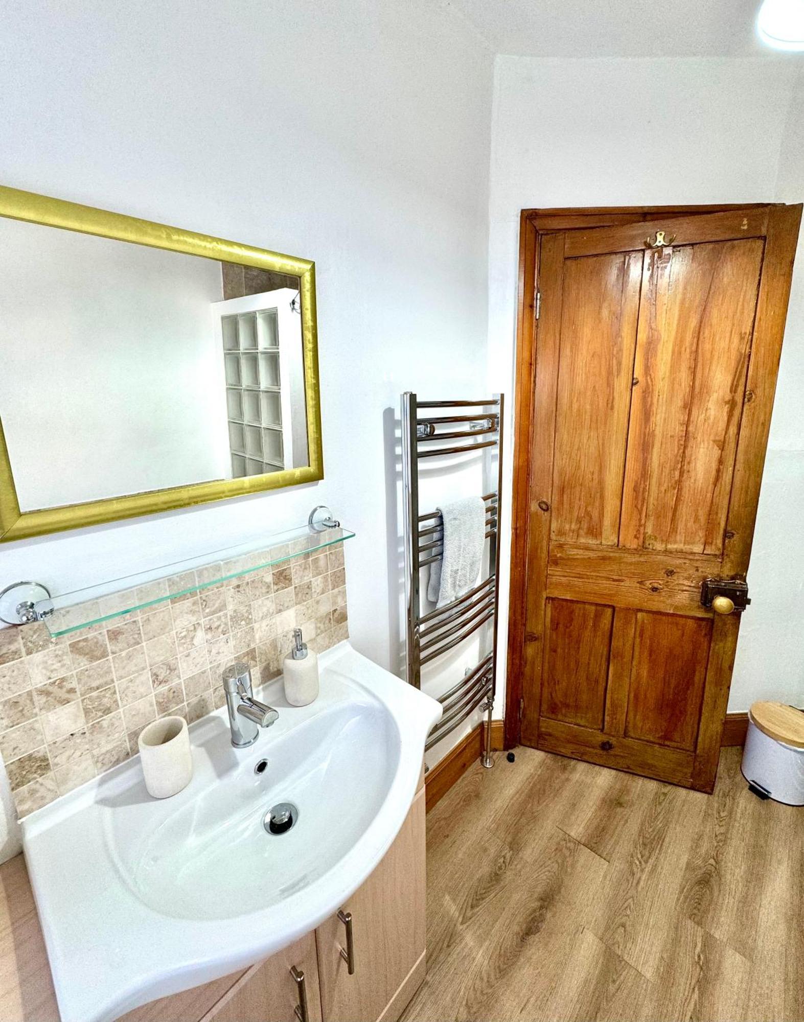 Apartamento 2-bedroom House In Town Centre *