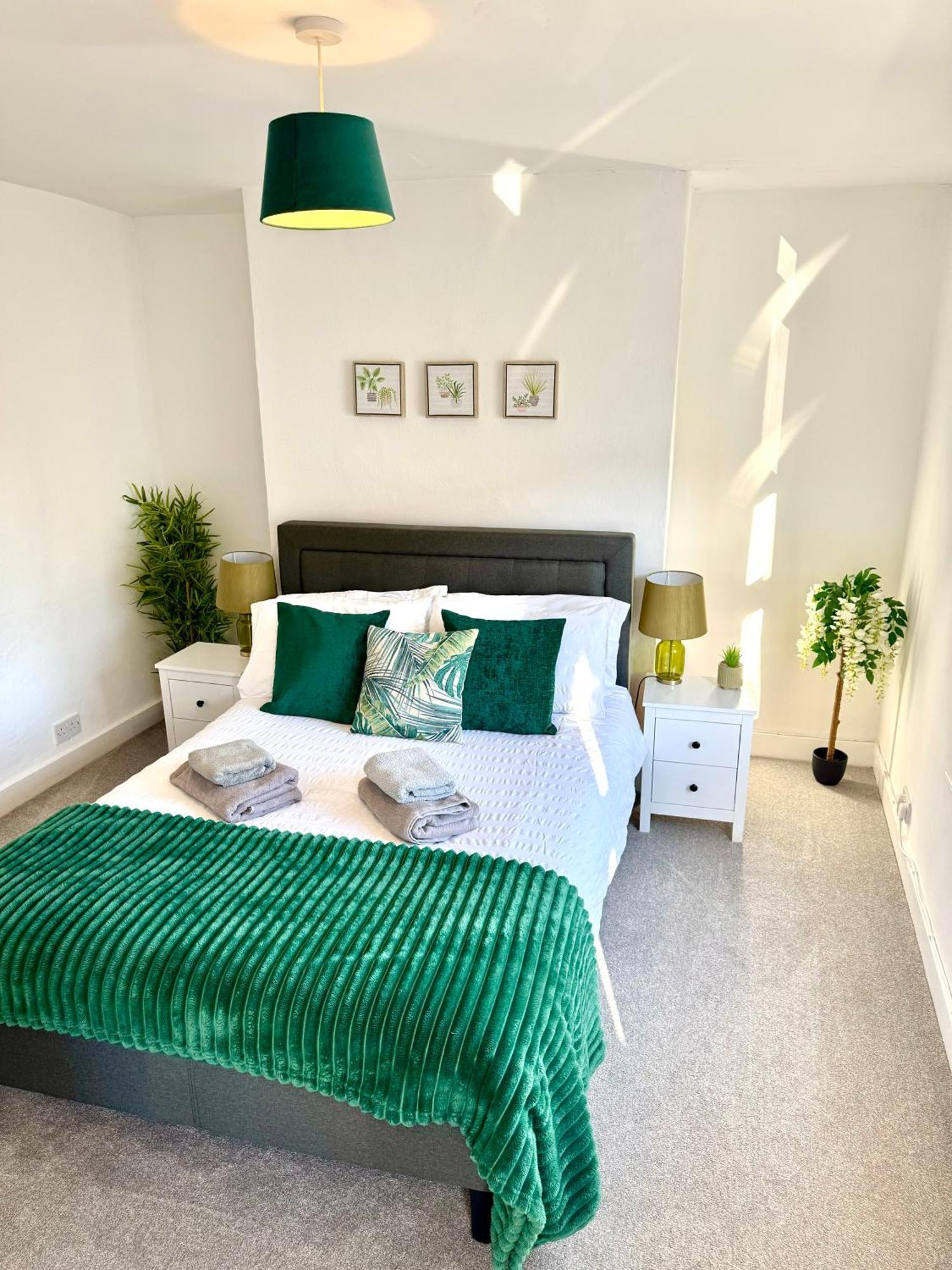 2-bedroom House In Town Centre Apartamento